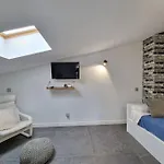 House With Swimming Pool *