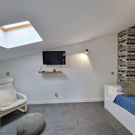 House With Swimming Pool *