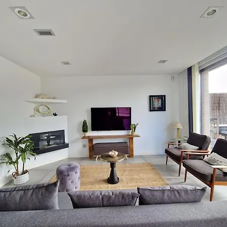 House With Swimming Pool Σπίτι διακοπών *