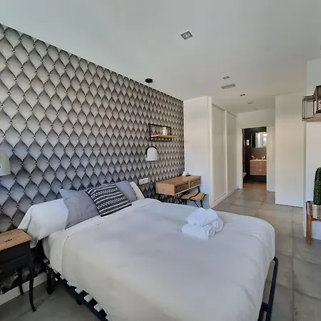 Σπίτι διακοπών House With Swimming Pool