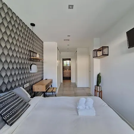 House With Swimming Pool Holiday home Sopelana