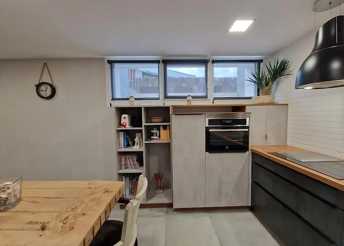 House With Swimming Pool Дом отдыха