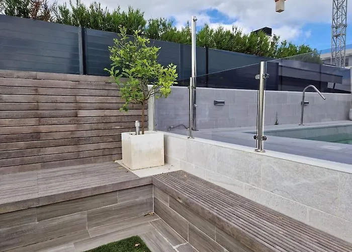 Semesterbostad House With Swimming Pool *