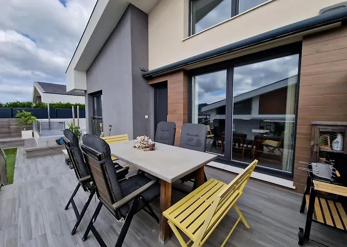 House With Swimming Pool